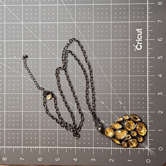 Signed Lia Sophia Gunmetal tone Necklace with Yellow Cabochon Pendant - Picture 5 of 6